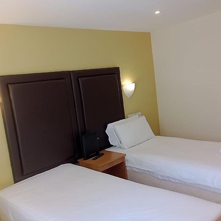 Wakefield Limes Lodge المظهر الخارجي الصورة